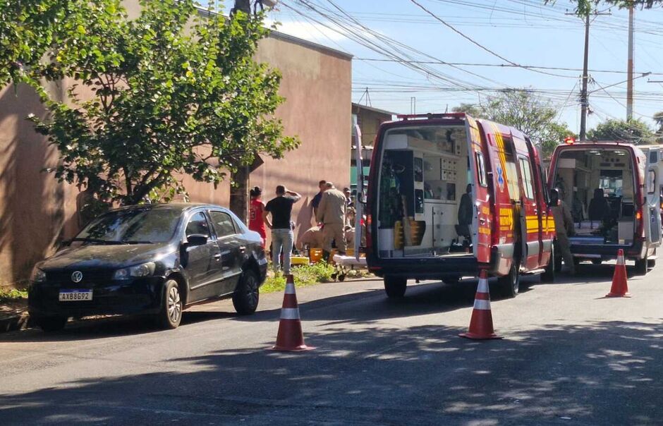 Acidente entre carro e moto deixa mulher em estado grave no Nossa Senhora das Graças 