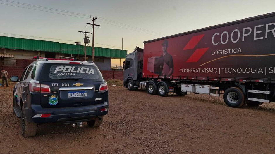 Caminhoneiro morreu dentro da cabine