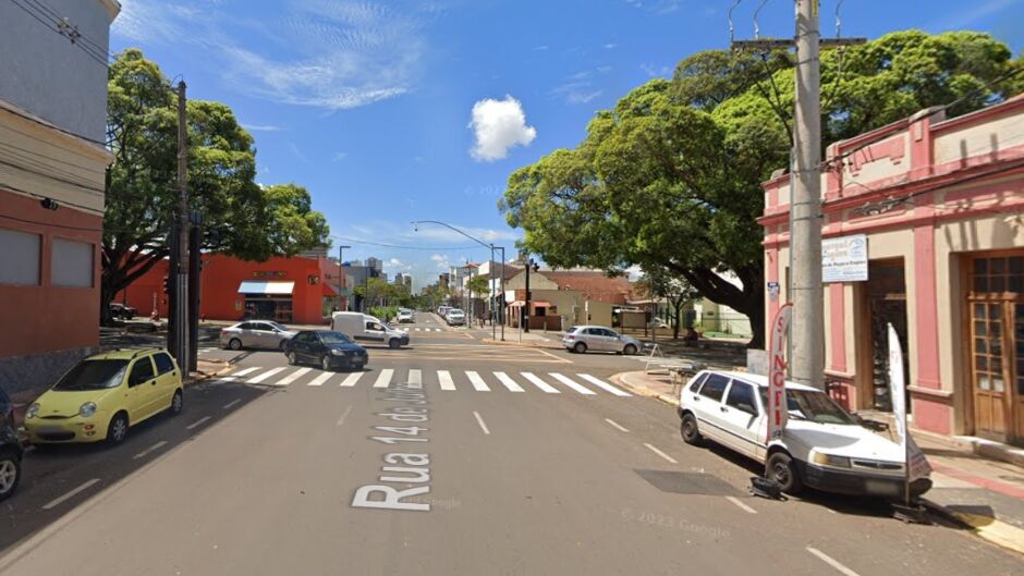 O incidente ocorreu na Rua 14 de Julho, próximo à Avenida Mato Grosso