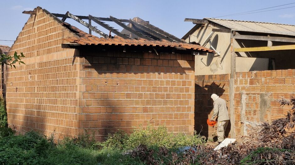 Telhado desabou após incêndio 