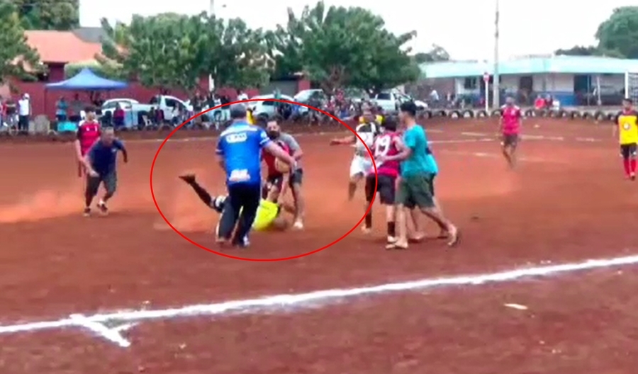 Agressão aconteceu em meio ao jogo