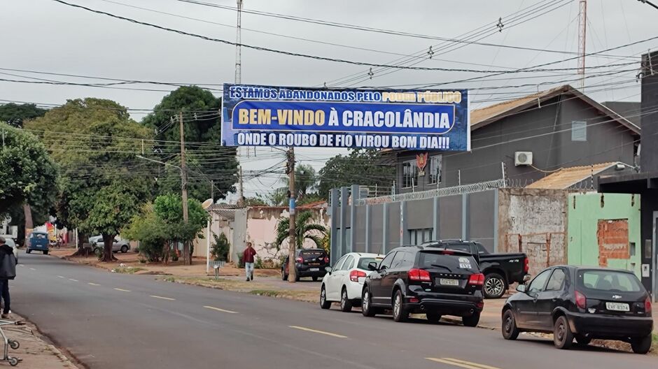 Faixa ironiza crimes de dependentes qu&iacute;micos no Marcos Roberto 
