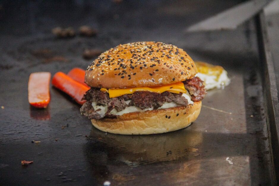 Lanches apetitosos e picolés de vários sabores são algumas das delícias da Maidog