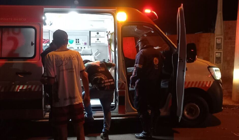 Vítimas foram socorridas e levadas para o Hospital Auxiliadora