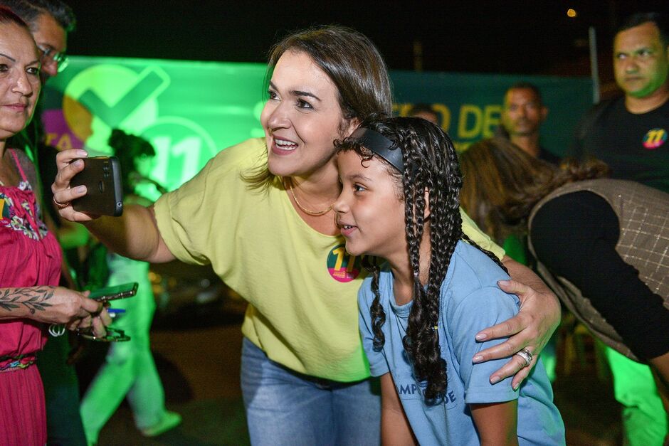 Prefeita quer mais uso de tecnologia em sala de aula 