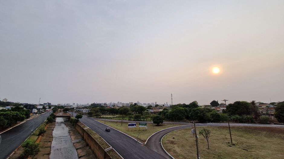 Dia deve ser de forte calor e baixa umidade 