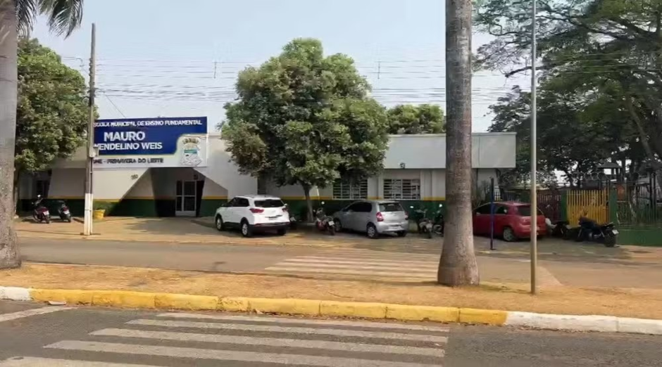 Ele permanece internado na Unidade de Terapia Intensiva (UTI) em observação