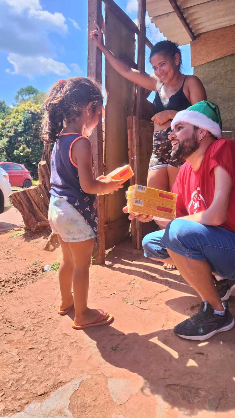 Bombons são distribuídos em bairros de Campo Grande