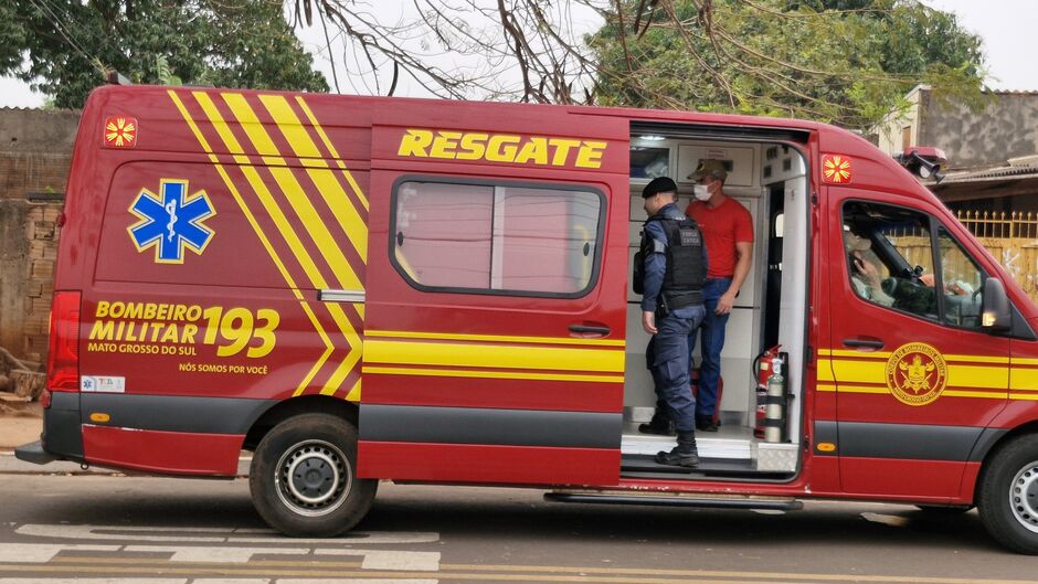 Homem foi socorrido pelo Corpo de Bombeiros