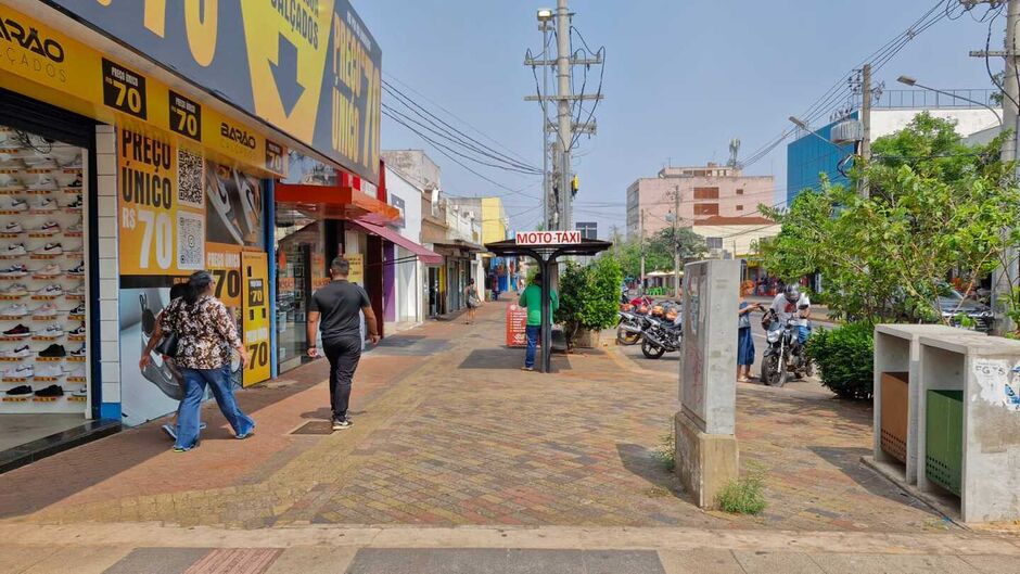 Comércio fica na Rua Barão do Rio Branco, esquina com a Rua 14 de Julho