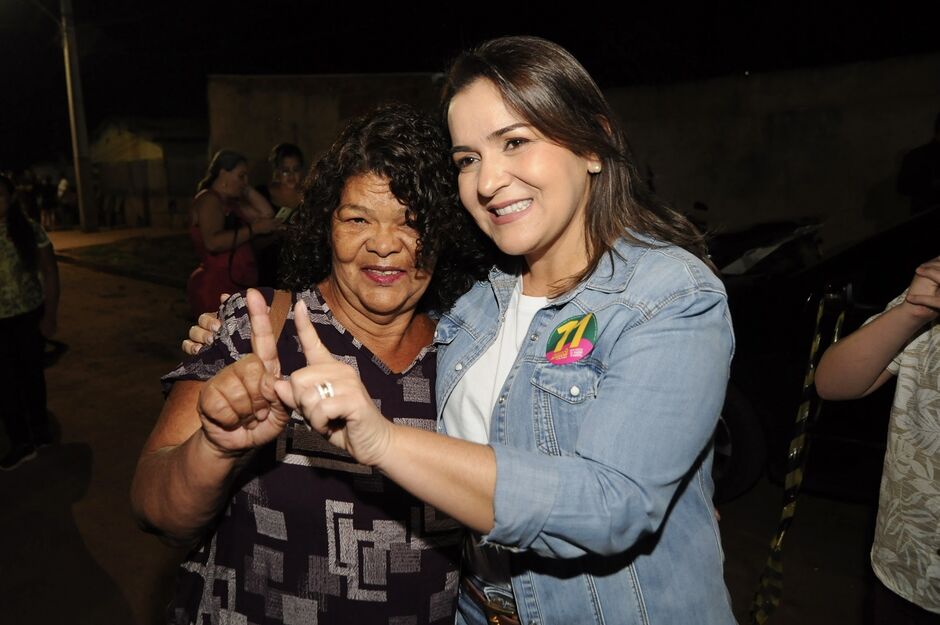 Prefeita visitou bairros do Anhanduizinho 