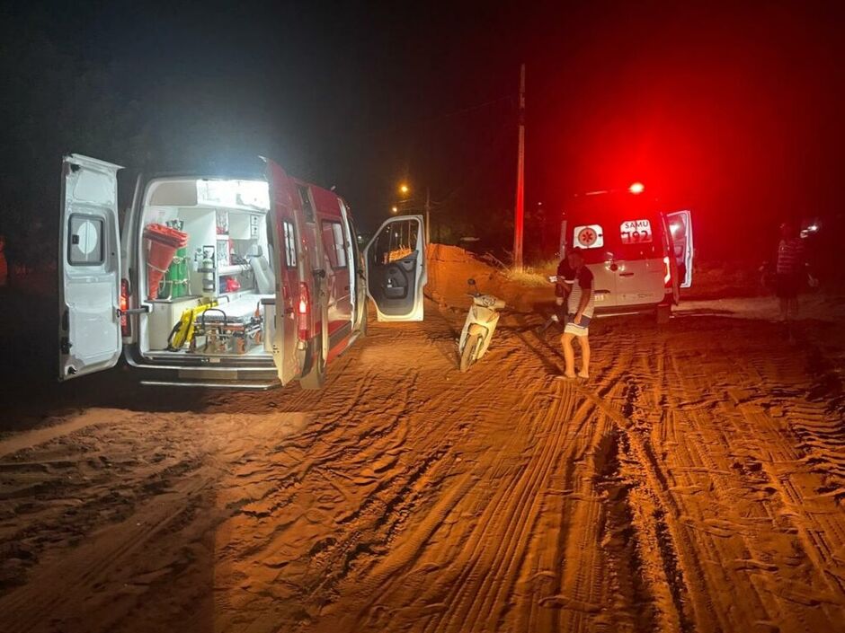 Vítima foi socorrida pela equipe do SAMU 