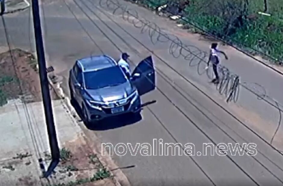 Suspeito parou o carro ao lado de criança 