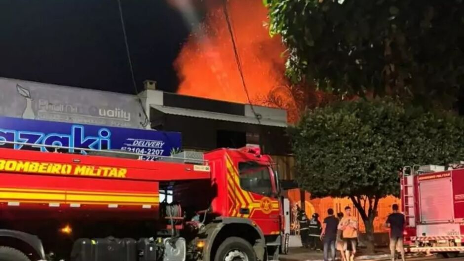 Corpo de Bombeiros foi acionado e enviou ao local três viaturas e sete militares