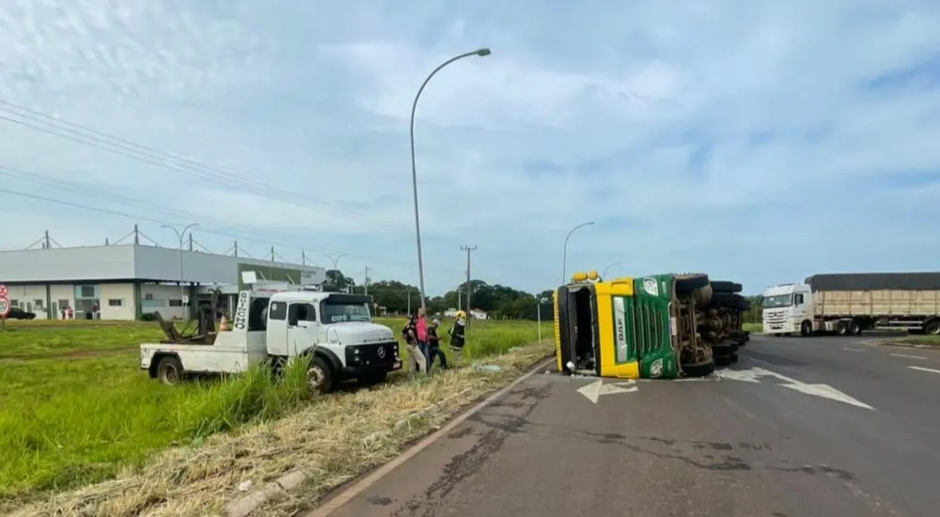 O caminhão estava carregado com algodão em pluma