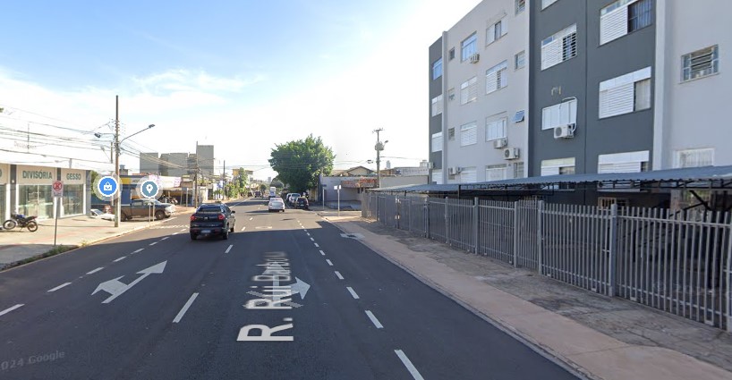 O crime ocorreu por volta das 21h30, na Rua Rui Barbosa