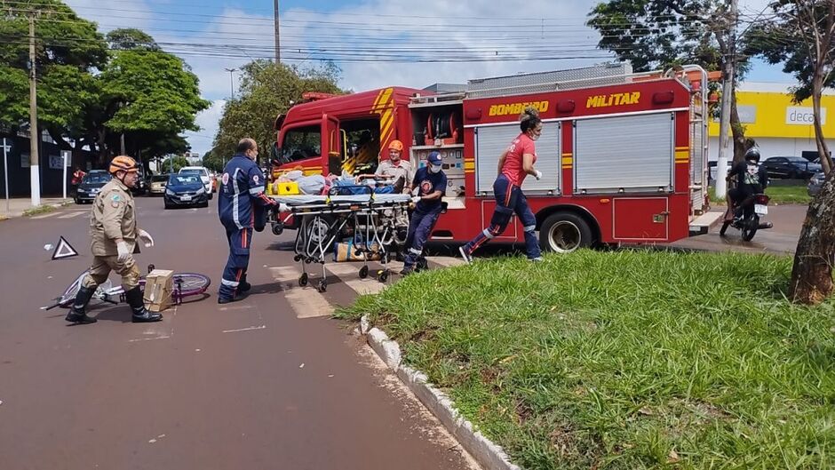 Idoso foi socorrida por equipes do Corpo de Bombeiros e Samu