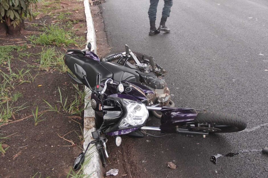 O motorista do carro permaneceu no local e acionou o Samu