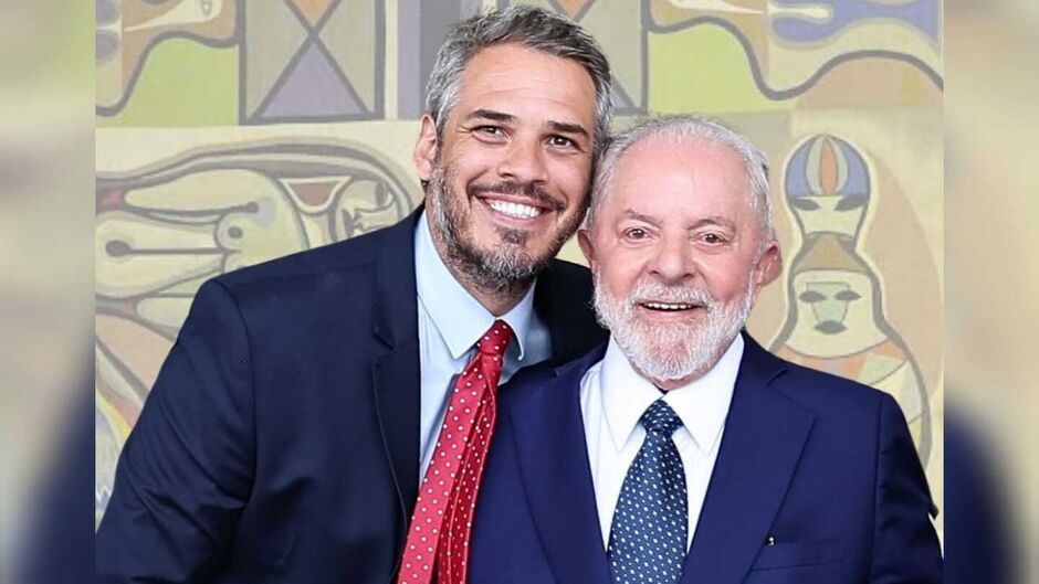 Tiago Resende Botelho ao lado do presidente Lula