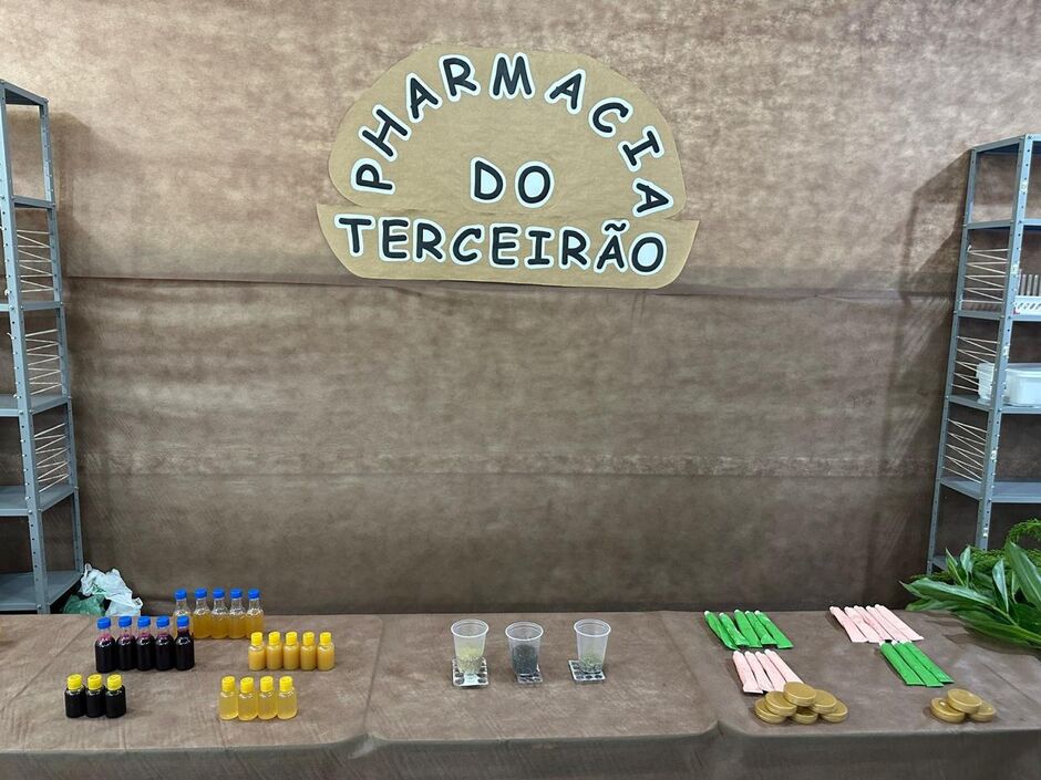 Evento de biologia e química em escola de Camapuã aborda temas sobre a vida e a realidade humano 