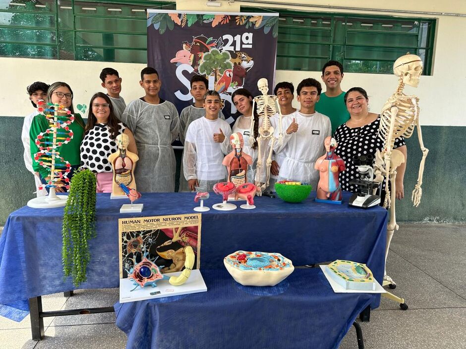 Evento de biologia e química em escola de Camapuã aborda temas sobre a vida e a realidade humano 