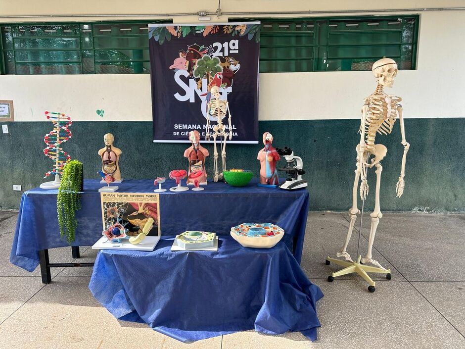 Evento de biologia e química em escola de Camapuã aborda temas sobre a vida e a realidade humano 