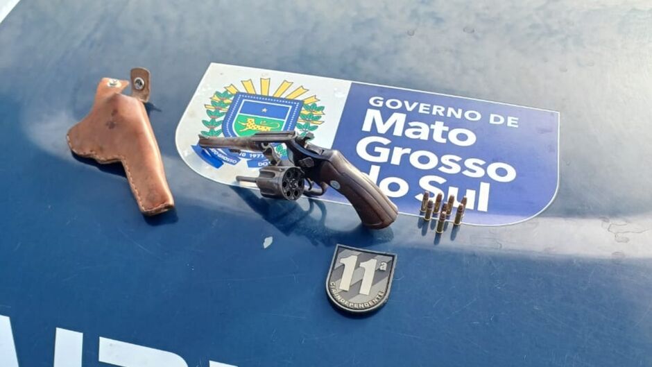 Arma de fogo foi apreendida