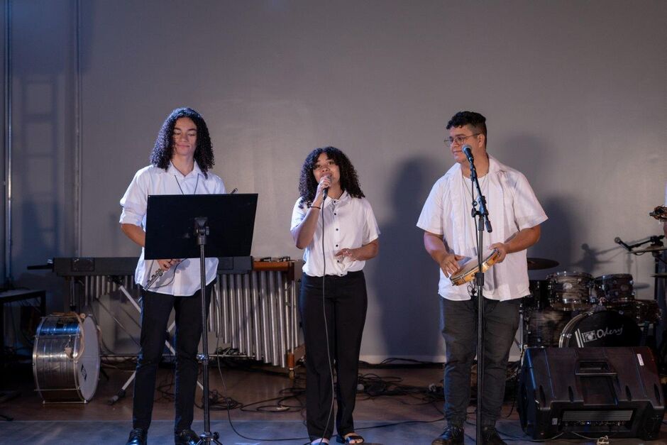 Alunos da Orquestra do Sesc Lageado 