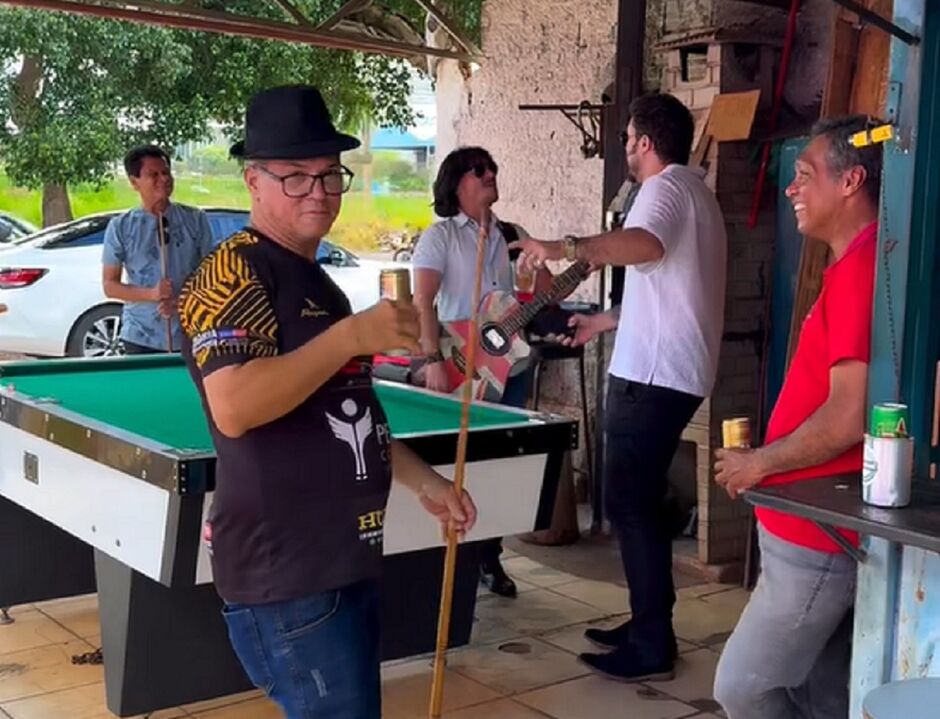 Paródia animou 'tiozões' em bar