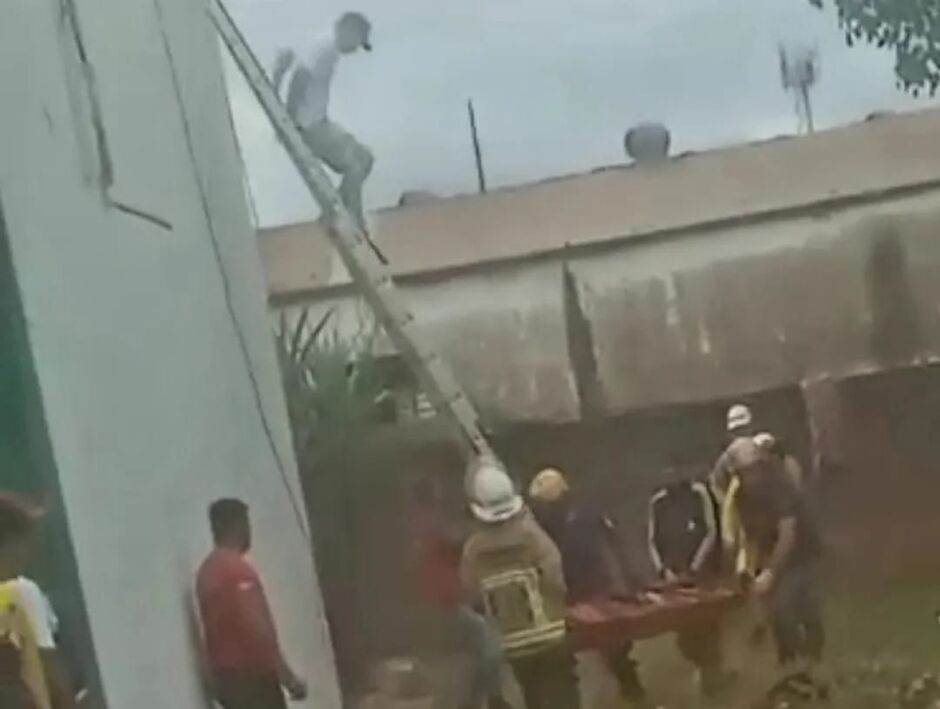 Jovem sofre queimaduras graves após descarga elétrica em obra de comércio em Pedro Juan Caballero 