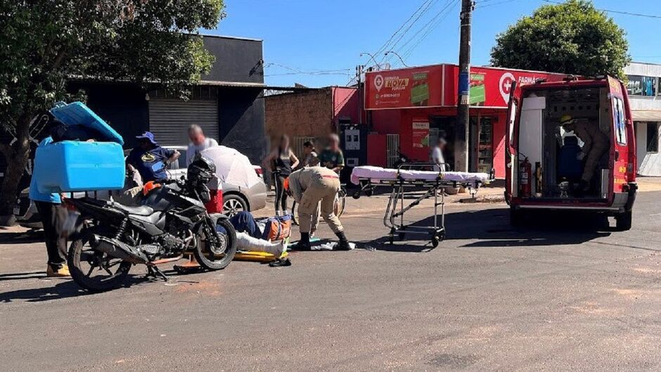 Motociclista foi socorrido pelo Corpo de Bombeiros