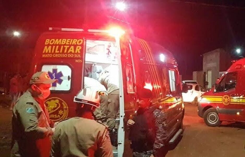 Bombeiros levaram vítima para a Santa Casa