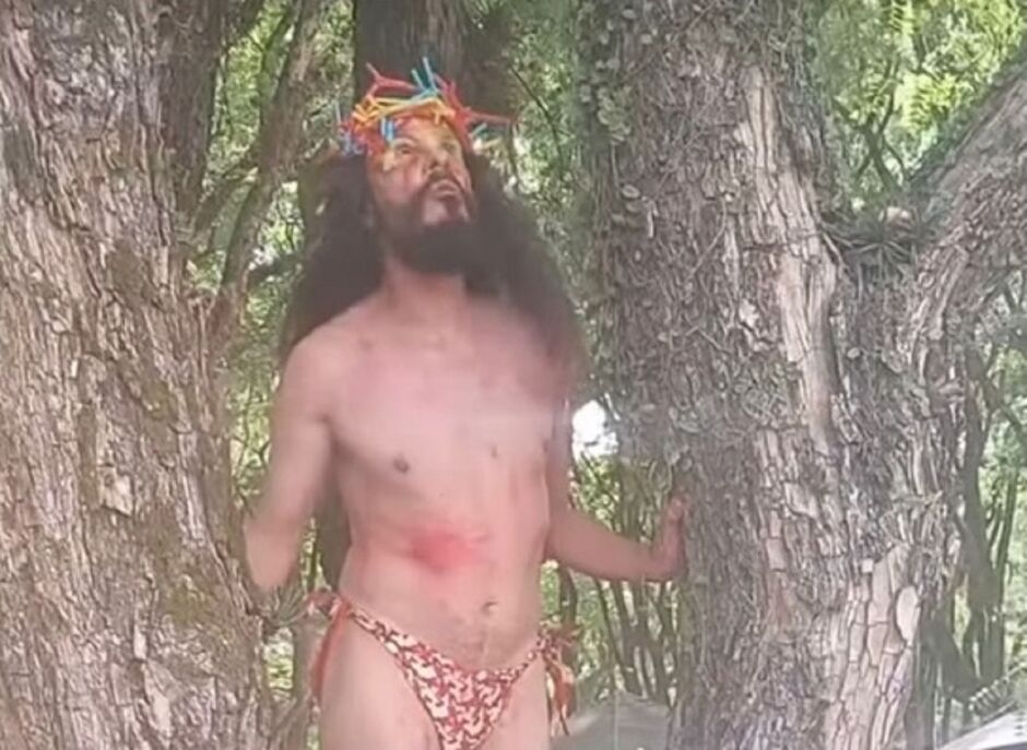 Jesus Cristo foi representado de fio-dental