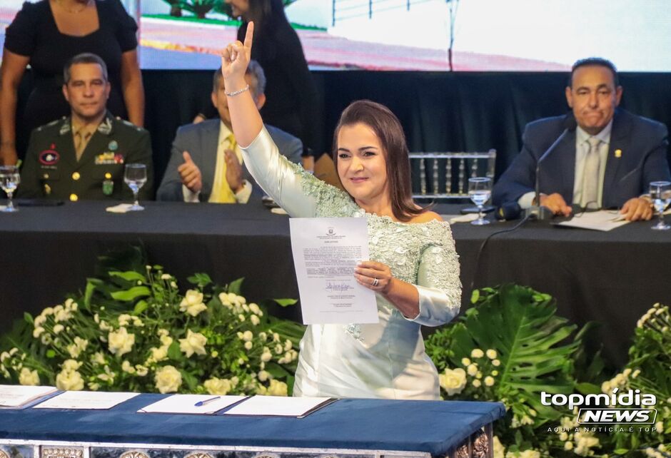 Durante posse, nesta quarta-feira (1&ordm;), Adriane Lopes reafirmou o compromisso com a população