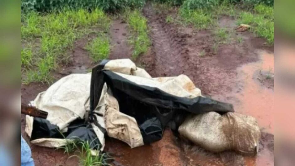 Corpo foi encontrado enrolado em vários sacos plásticos 