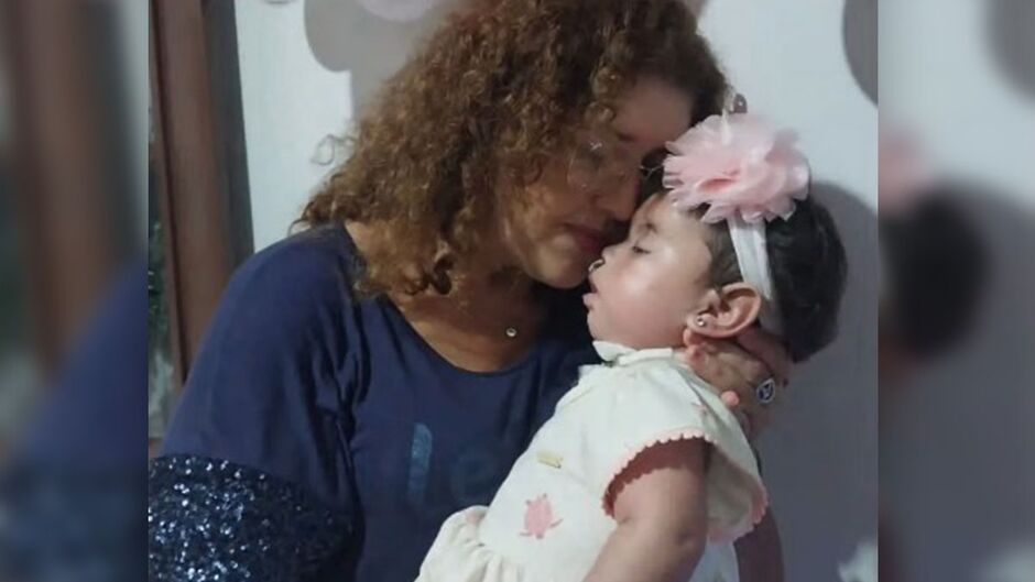 Avó dedicou dias e meses na recuperação da neta, mas se despediu de Emília nesta quinta-feira (9)