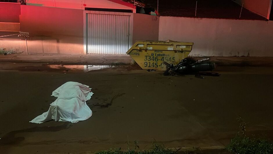 Acidente foi na Rua Tenente Gabino Soilet Soares