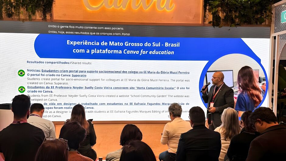 Secretário da SED recebe homenagem em evento mundial de educação em Londres 