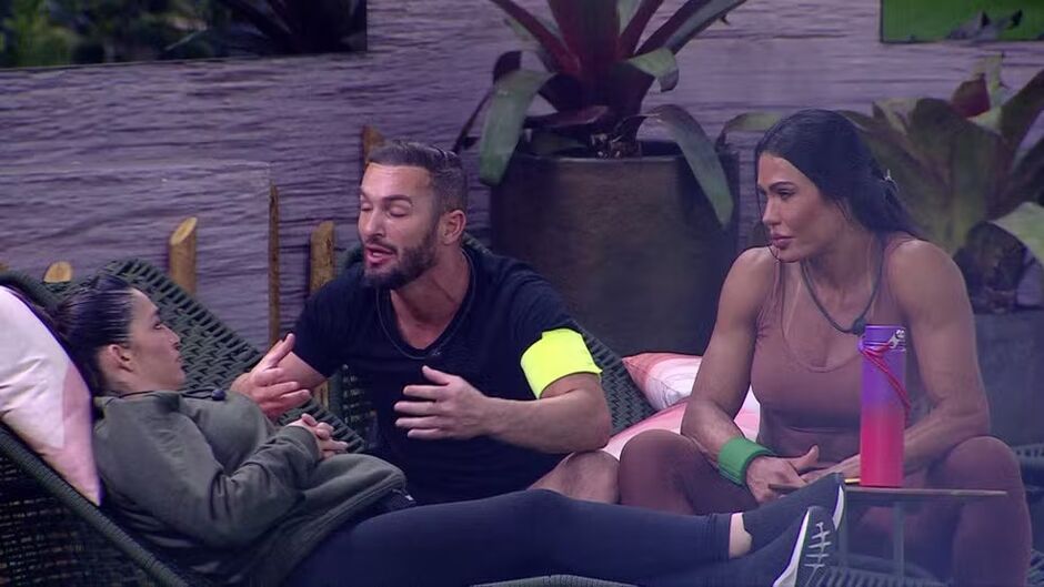 Gracyanne defende Daniele Hypolito durante conversa no BBB 25: "Teria levantado e batido"