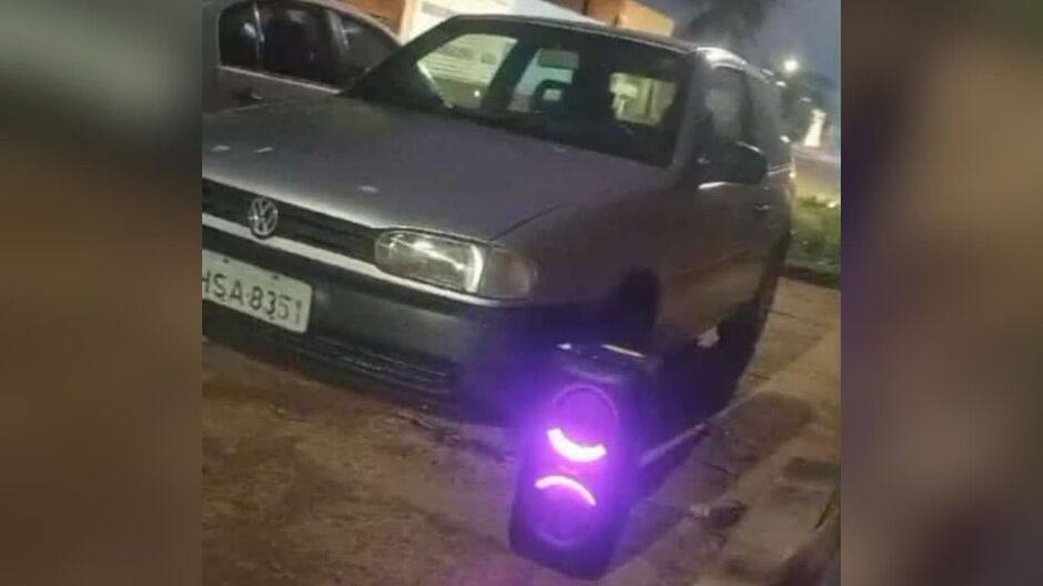 Veículo Gol foi roubado próximo ao CEM