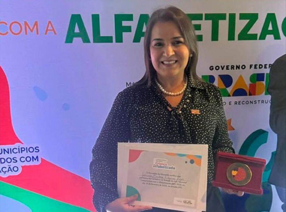 Adriane diz que Educação é compromisso da gestão 