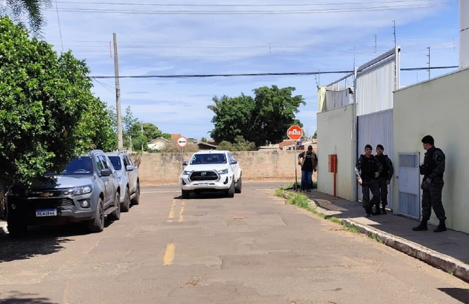 Gaeco ocupou empresa de confecções no Santo Antônio 