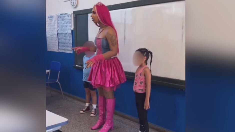 Professora trans revoltou políticos conservadores 