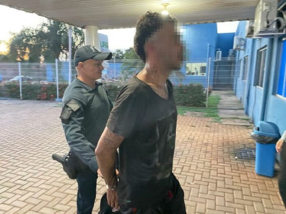 Depois de "passar mal", suspeito foi conduzido à UPA 