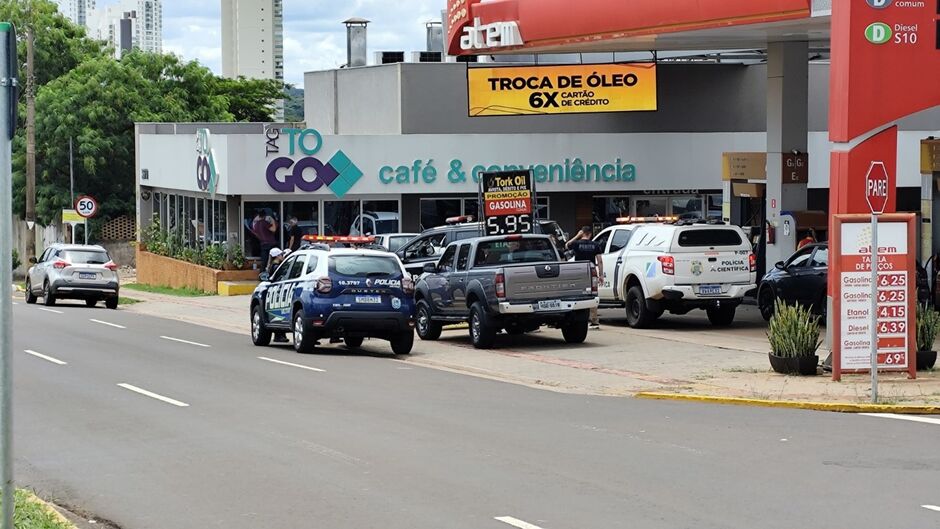 Idosa fica em estado grave ao ser atropelada em saída de academia na Avenida Mato Grosso