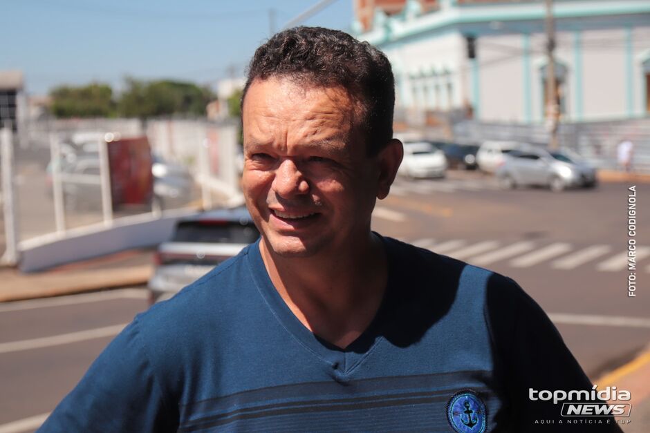 Acidente aconteceu na madrugada deste sábado