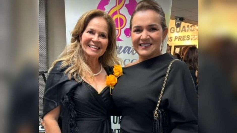 Adriane abraça nova presidente da BPW CG, Iane Milan 