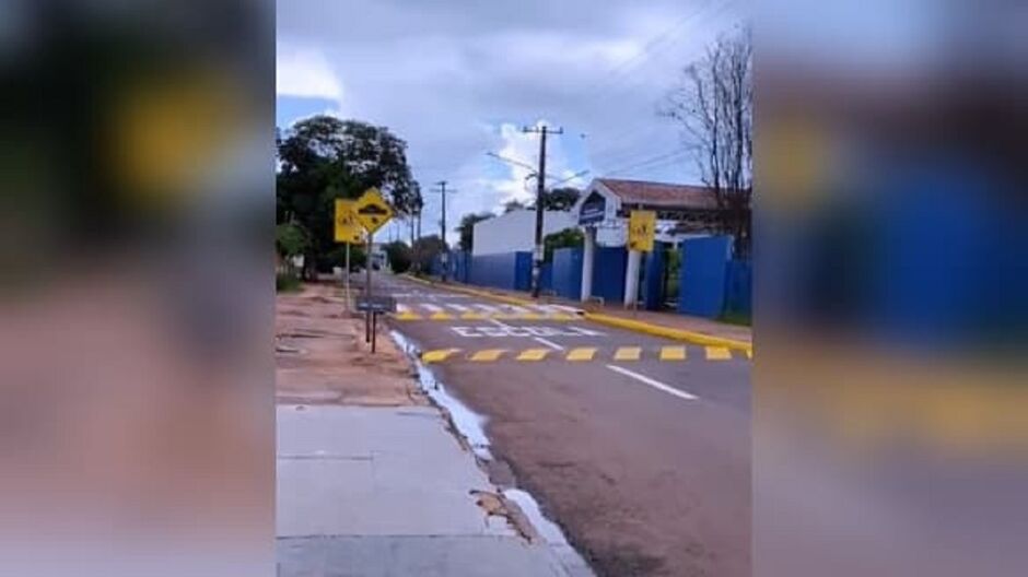 Escola agora tem via de mão única 