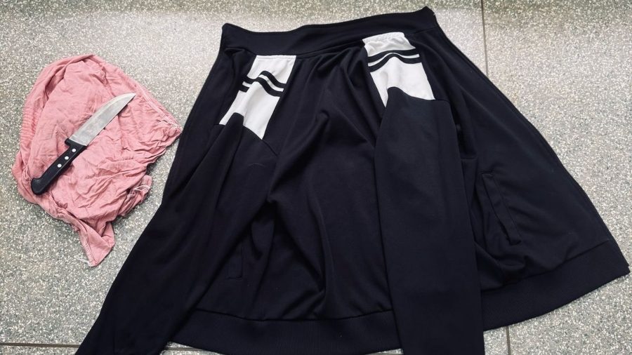 Faca e roupas do acusado foram apreendidas
