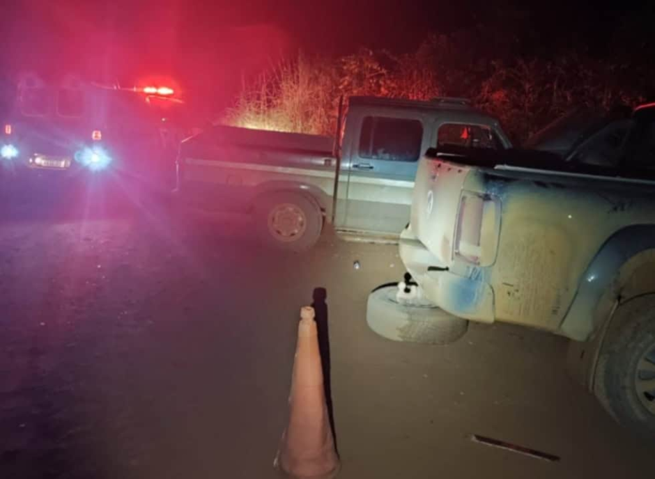 A frente de ambos ficou bastante danificada